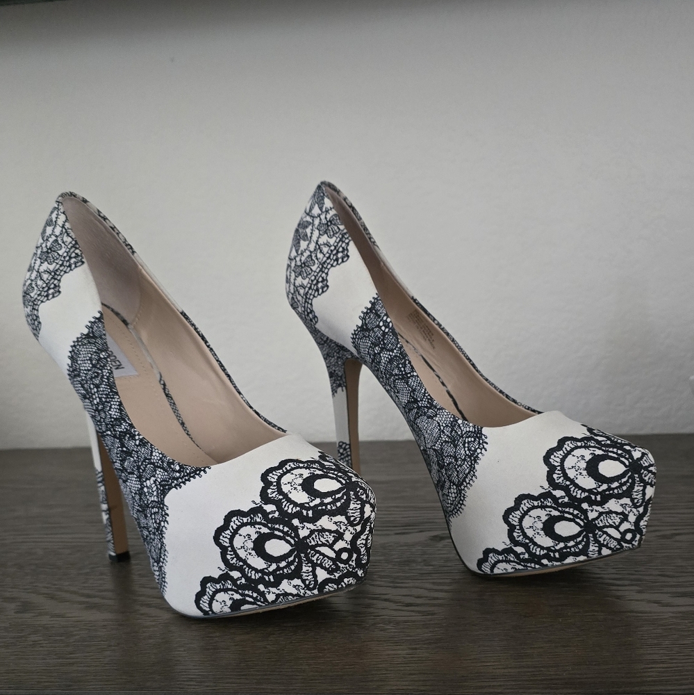 Elegant Black and White Lace Heels- Steve MADDEN